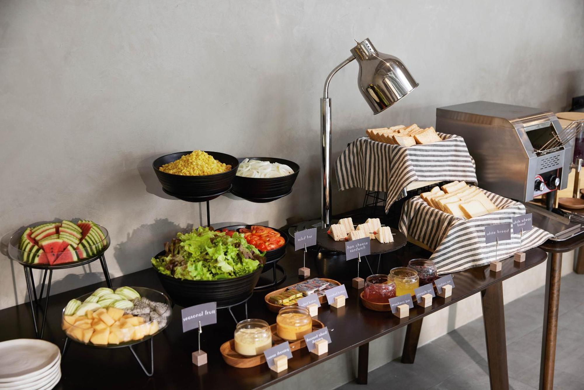 Livable Hotel Bangkok Luaran gambar