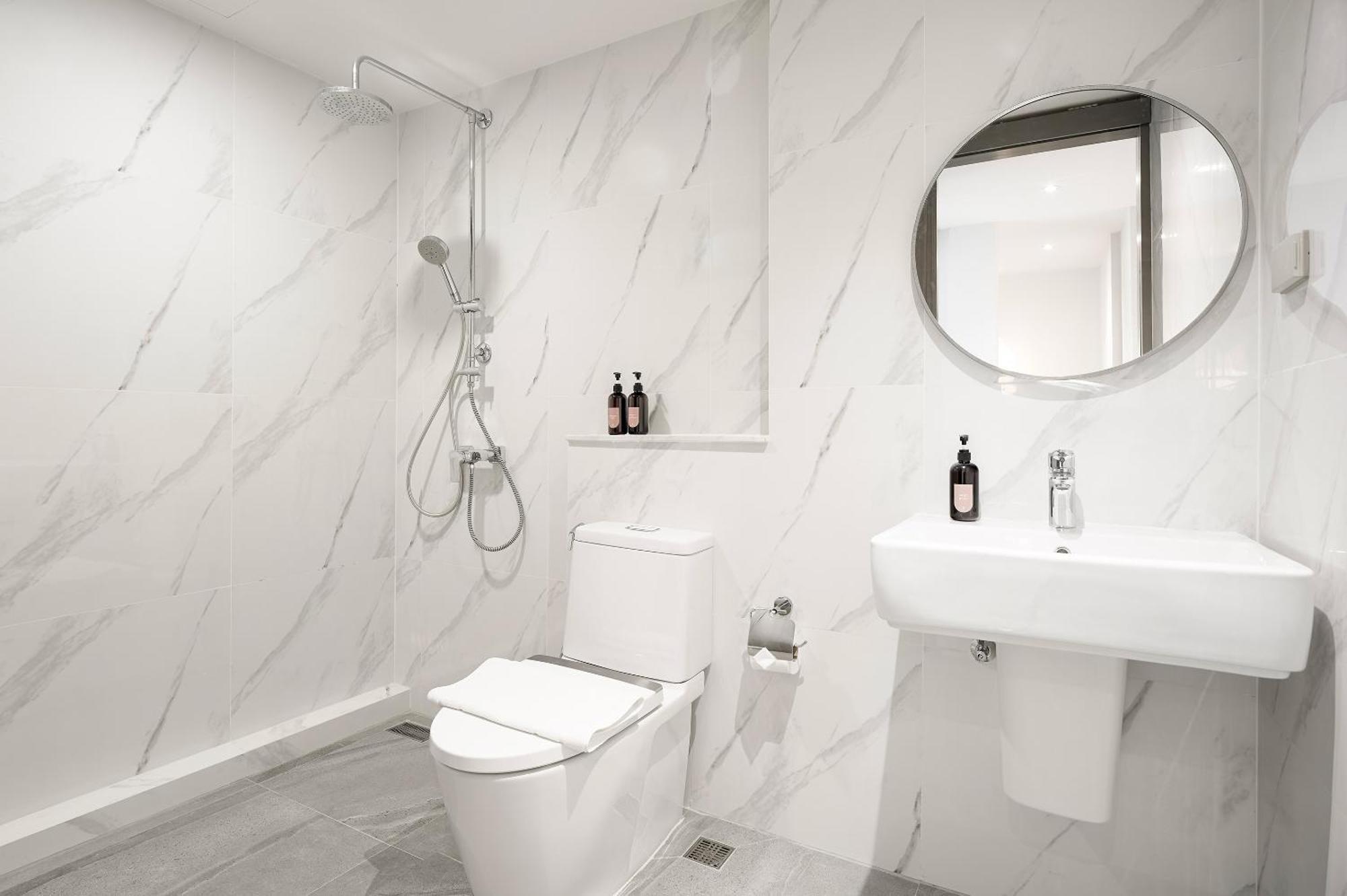 Livable Hotel Bangkok Luaran gambar
