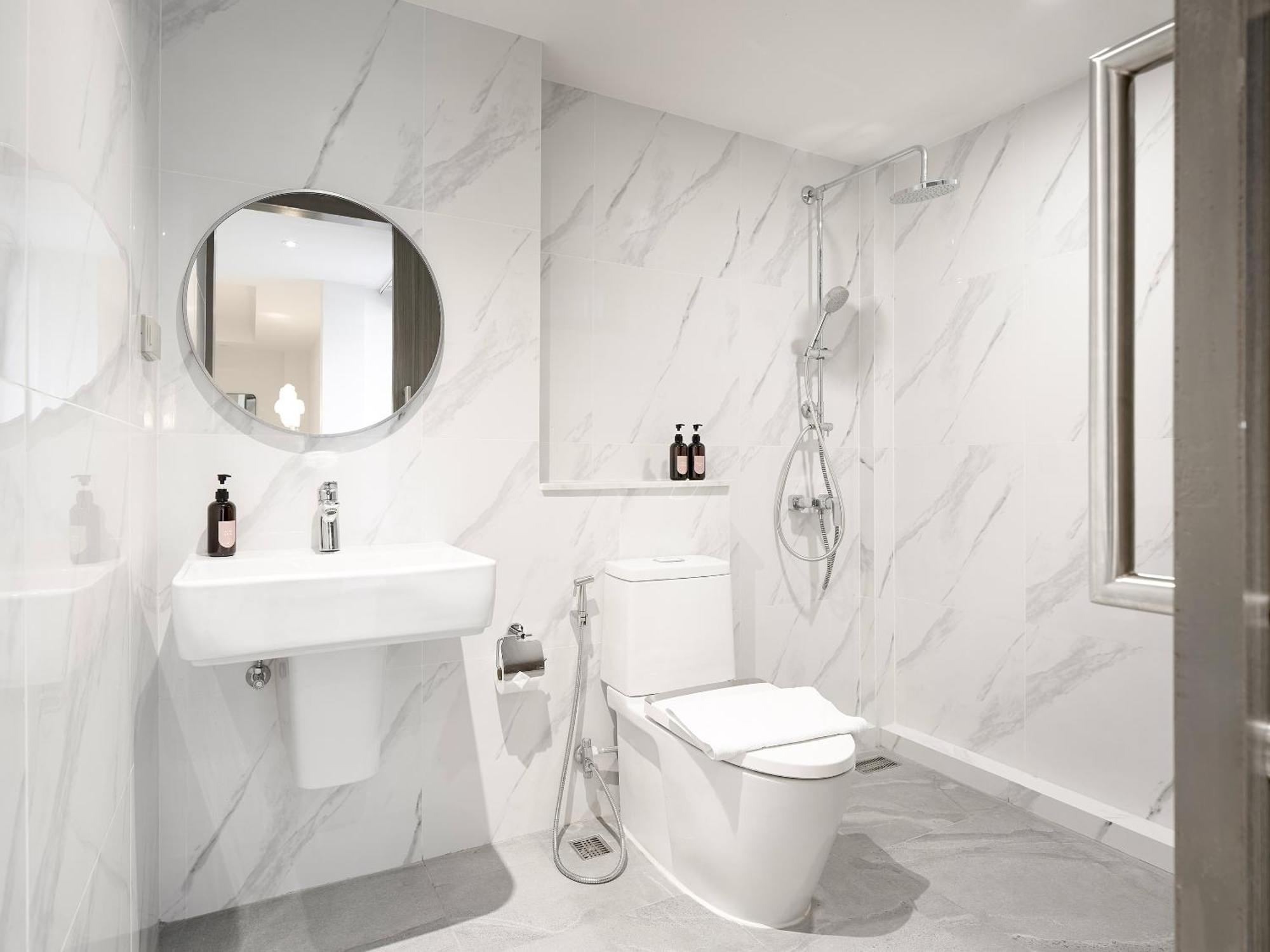Livable Hotel Bangkok Luaran gambar